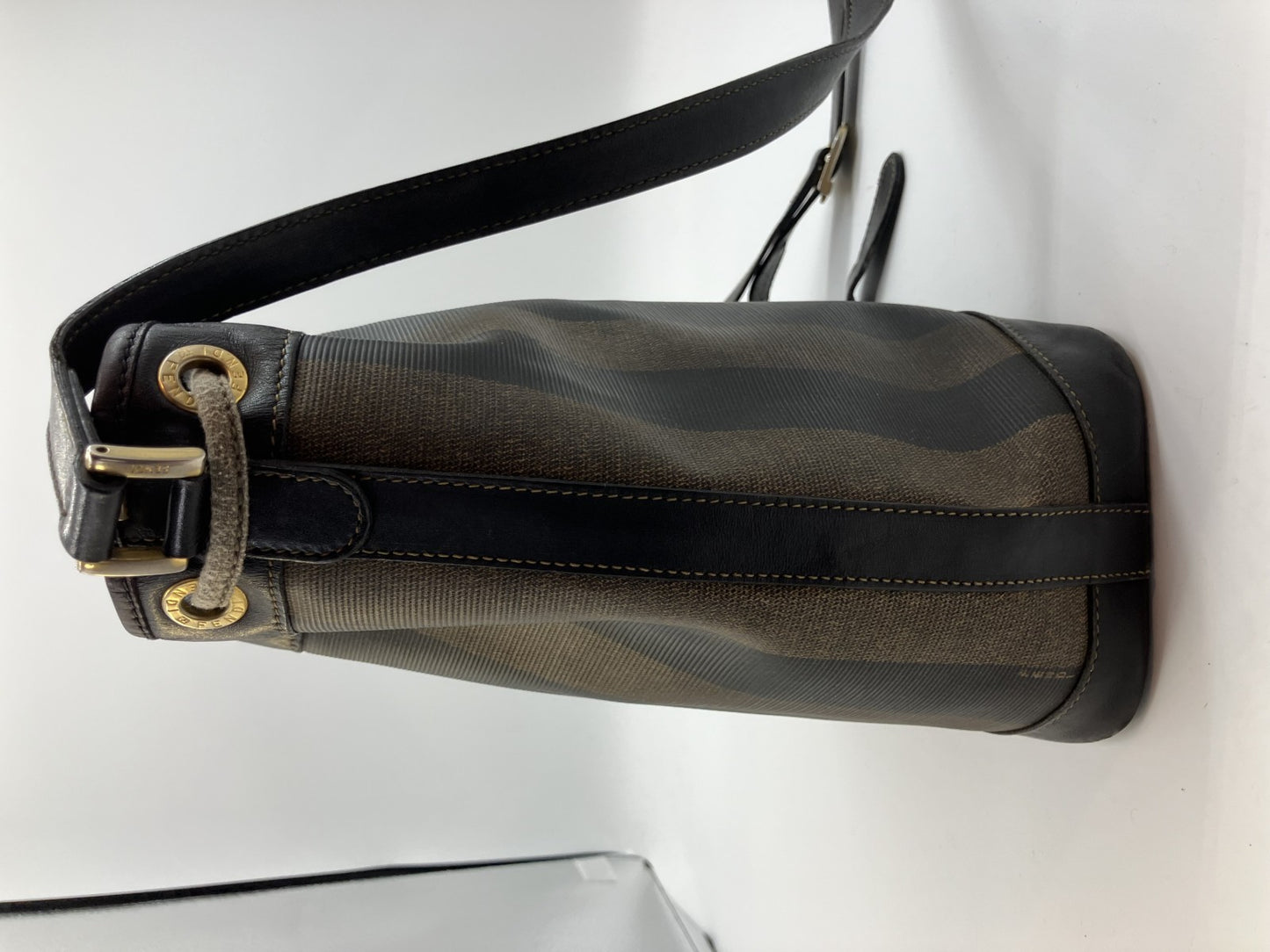 FENDI ペカン柄ショルダーバッグ H26×W24×D12ｃｍ（H10.23×W9.45×D4.72インチ） 送料無料