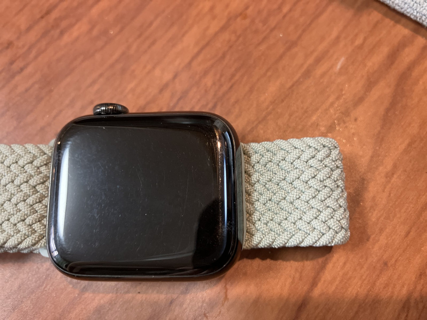 Apple Watch Series 5 40mm GPS Space Gray Aluminum A2156 Battery 70% Charger