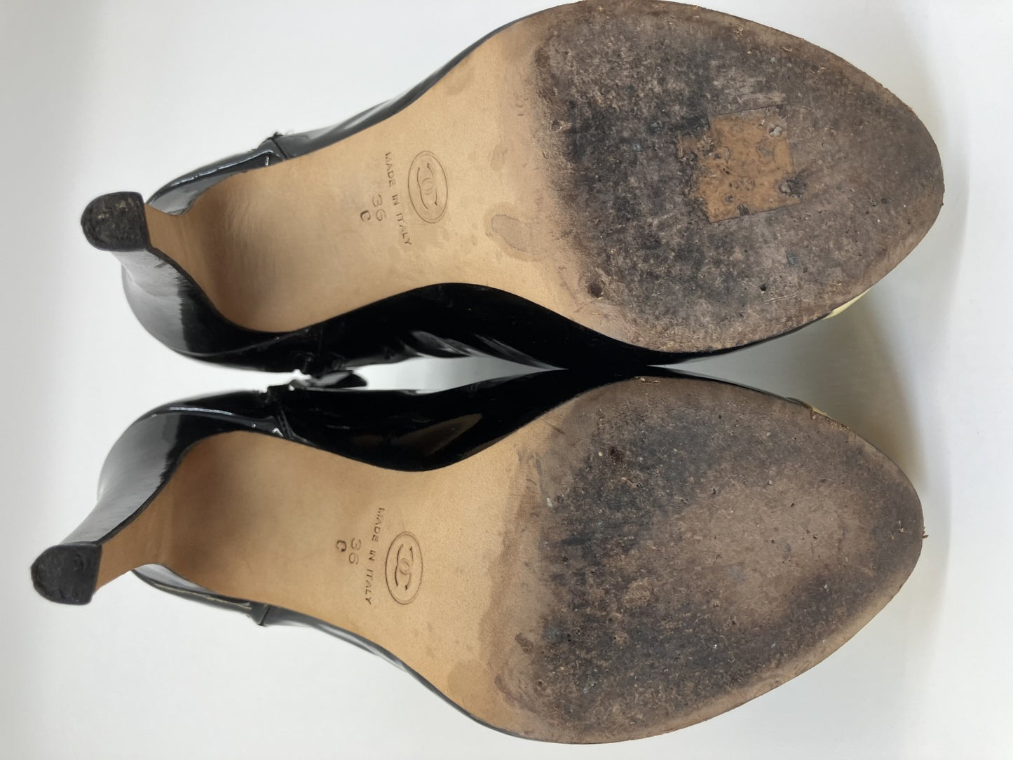 CHANEL Short Boots Enamel 36(US 6)(22.9 cm)(9.02 inch) Heel approx. 11.5 cm Black & Yellow