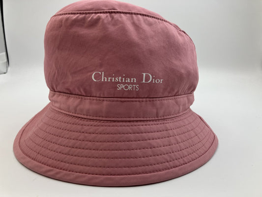 หมวก Christian Dior สีชมพู รอบศีรษะ 58 ซม. (22.83 นิ้ว) จัดส่งฟรี 