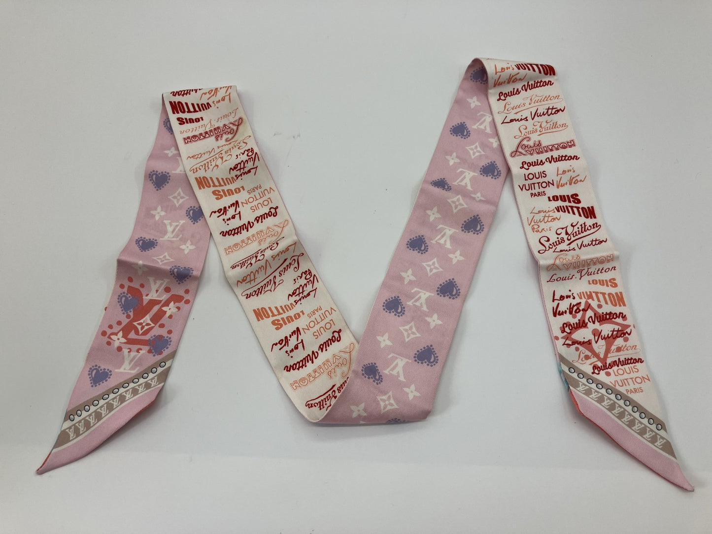 ผ้าพันคอหลุยส์ วิตตอง สีชมพู 116 x 5.5 จัดส่งฟรี 