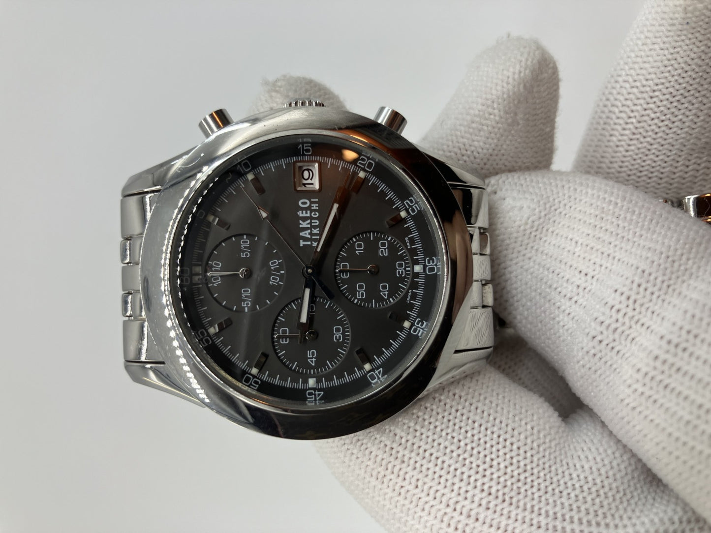 นาฬิกา Takeo Kikuchi Men's QZ Chronograph เปลี่ยนแบตเตอรี่แล้ว ความกว้างตัวเรือนประมาณ 39 มม. เส้นรอบวงข้อมือประมาณ 18 ซม. ข้อเสริม 5 ข้อ รวมกล่อง จัดส่งฟรี 