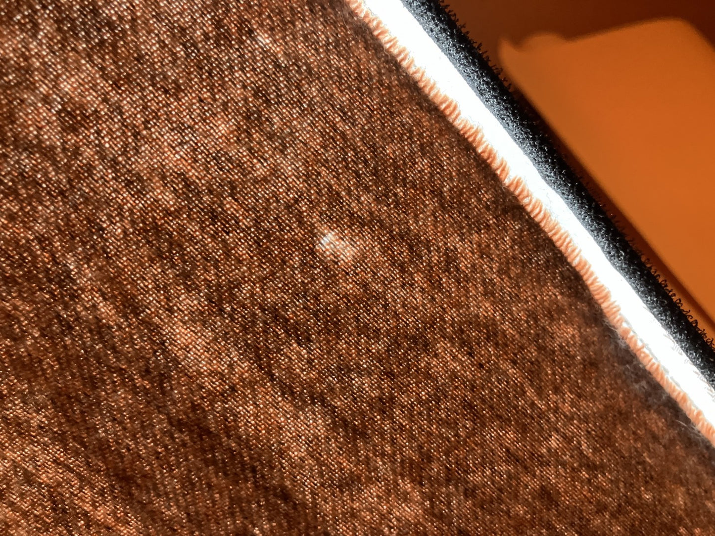 ผ้าพันคอลายโลโก้ Chanel สีเบจ 210 x 72 ซม. (82.68 x 28.35 นิ้ว) จัดส่งฟรี 