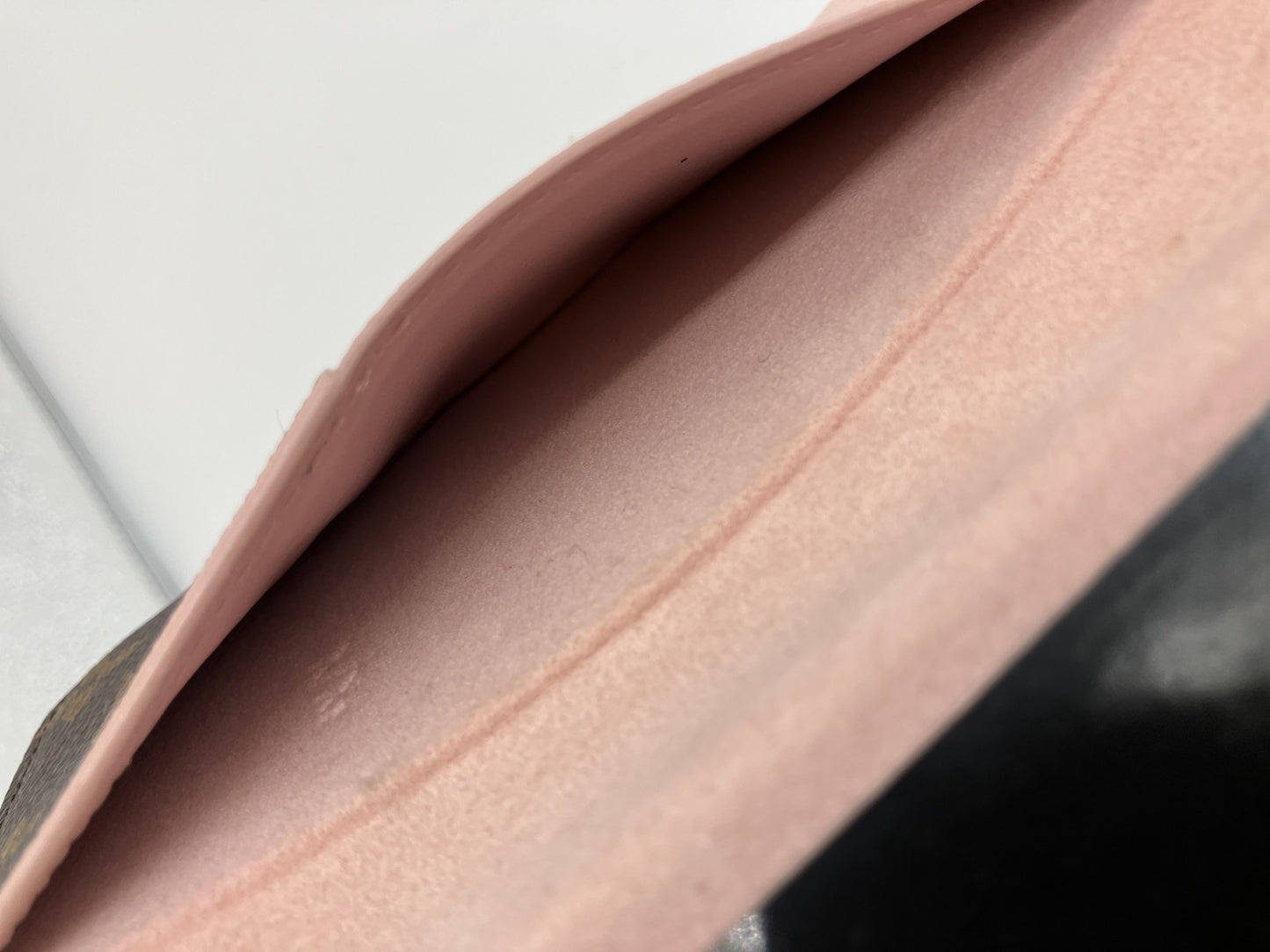 LOUIS VUITTON Folio Rose Ballerina iphone X cell phone mobile case Monogram M68686