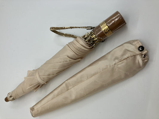 Ｃｈｒｉｓｔｉａｎ Ｄｉｏｒ 折りたたみ傘 クリーム色 親骨約５５ｃｍ 送料無料