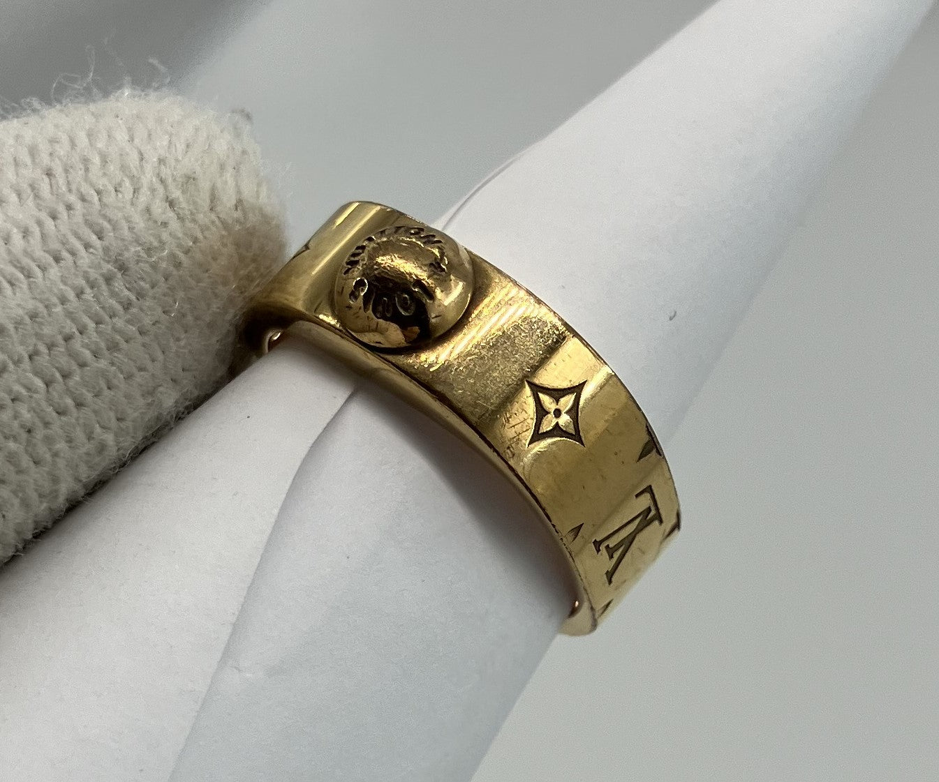 LOUIS VUITTON Louis Vuitton Berg Nanogram S size M00213 Actual size #9.5 Gold ring Free shipping 