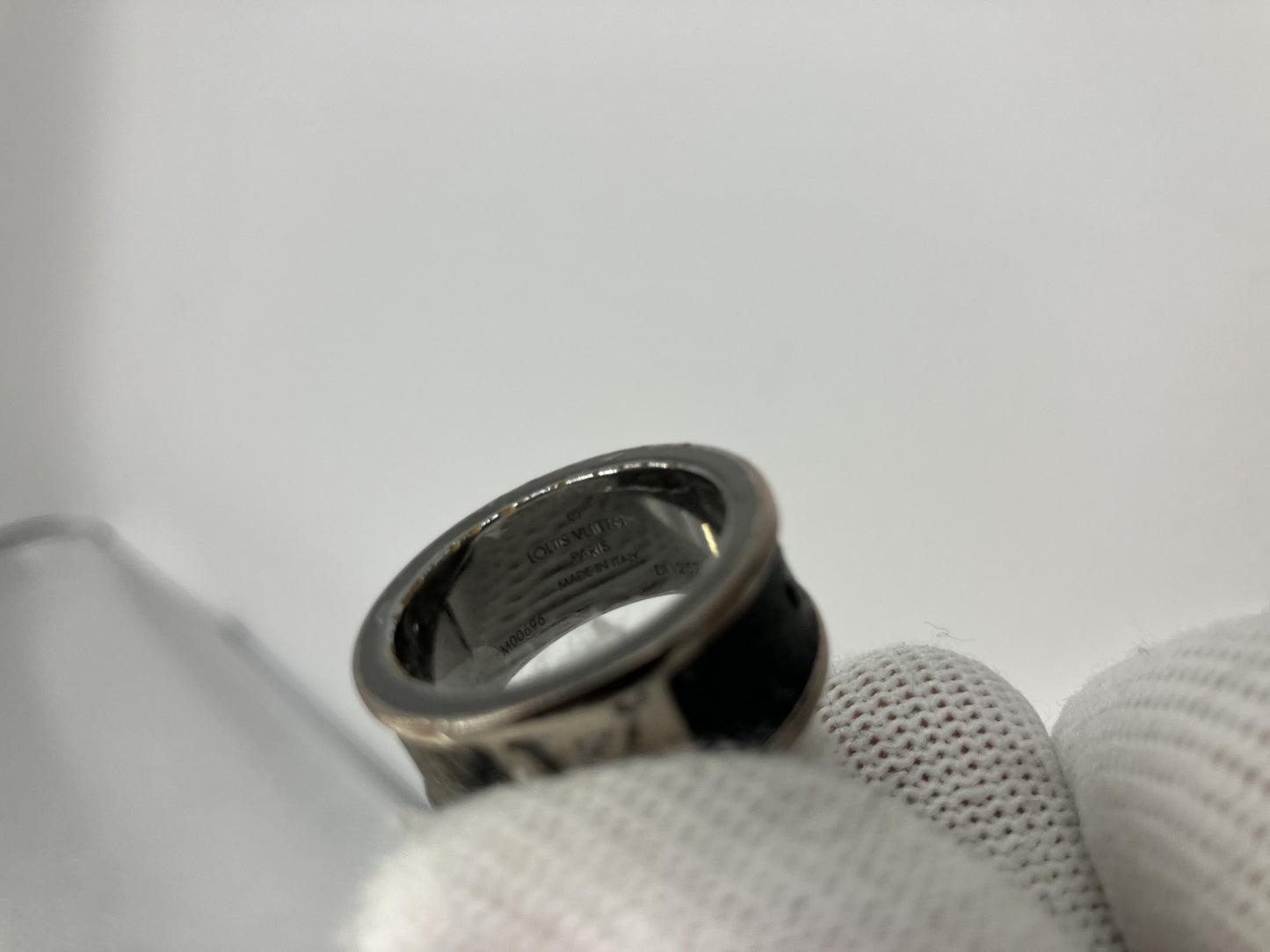 LOUIS VUITTON Burg Monogram 19 (US 9.5)(59) Ring Silver and Black