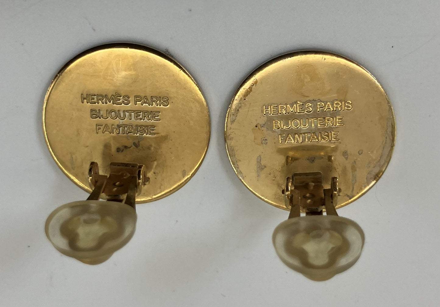 HERMES Clip On Earrings Gold Round Logo 2cm Vintage Bijouterie Fantaisie