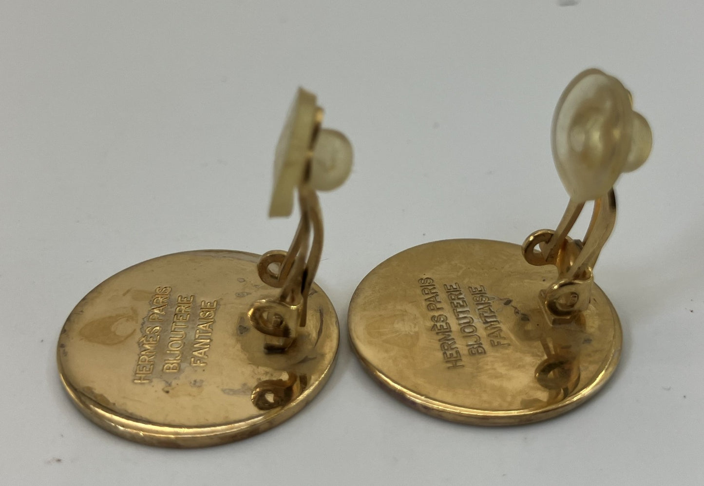 HERMES Clip On Earrings Gold Round Logo 2cm Vintage Bijouterie Fantaisie