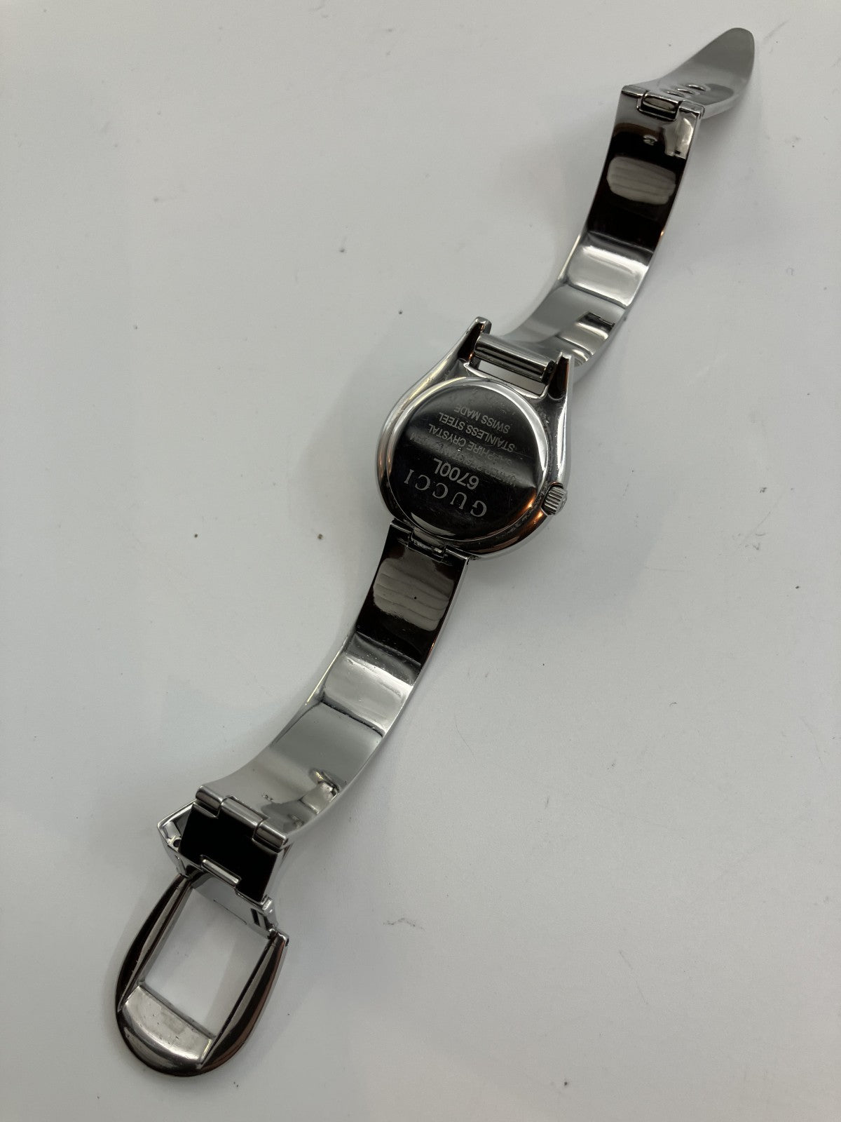 Gucci 6700L Bangle Watch ความกว้างตัวเรือน 26mm เส้นรอบวงแขน 17cm ส่งฟรี 