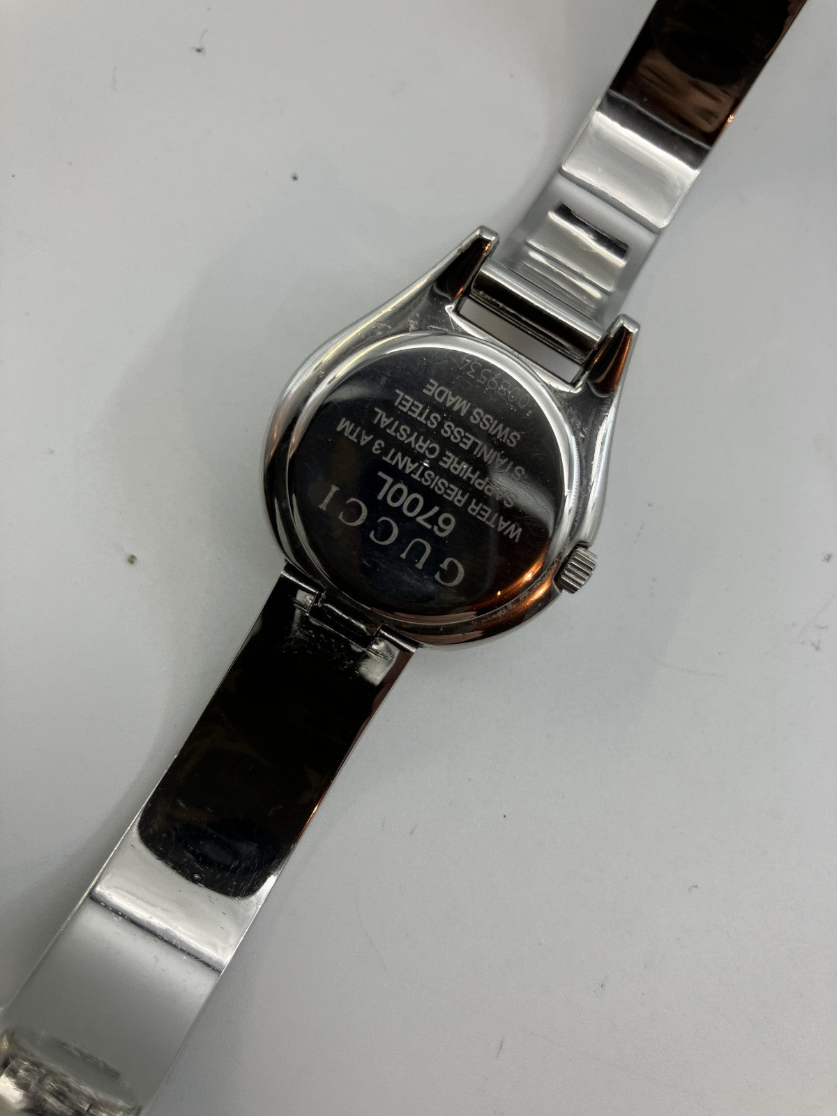 Gucci 6700L Bangle Watch ความกว้างตัวเรือน 26mm เส้นรอบวงแขน 17cm ส่งฟรี 