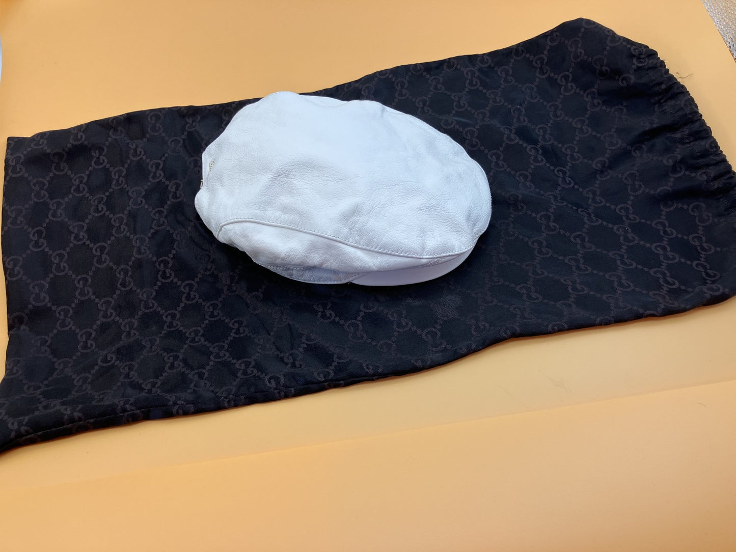 Gucci 155578 Hunting Cap, Lambskin, White, Size L (Head circumference: 56cm) with bag .