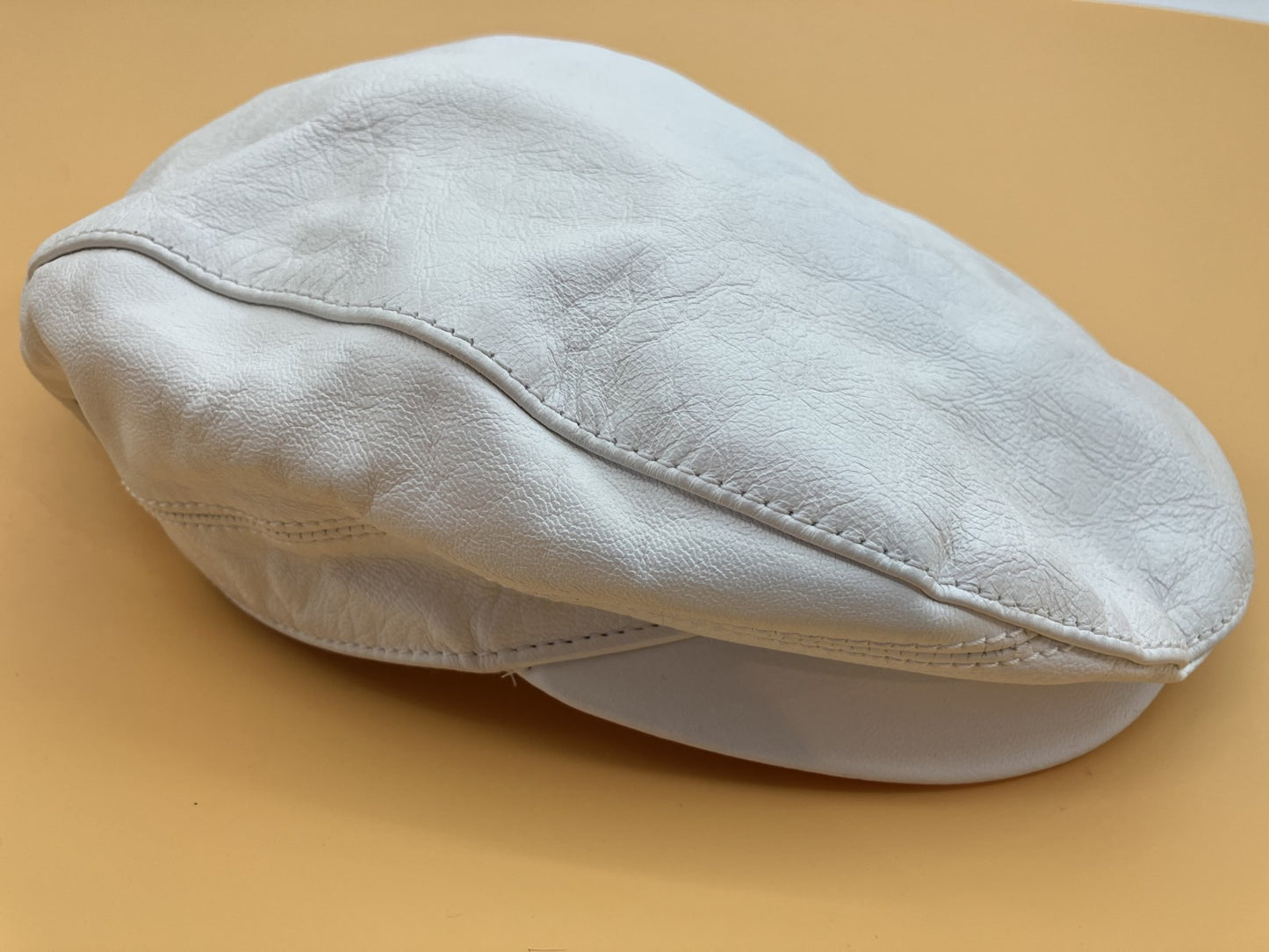 Gucci 155578 Hunting Cap, Lambskin, White, Size L (Head circumference: 56cm) with bag .