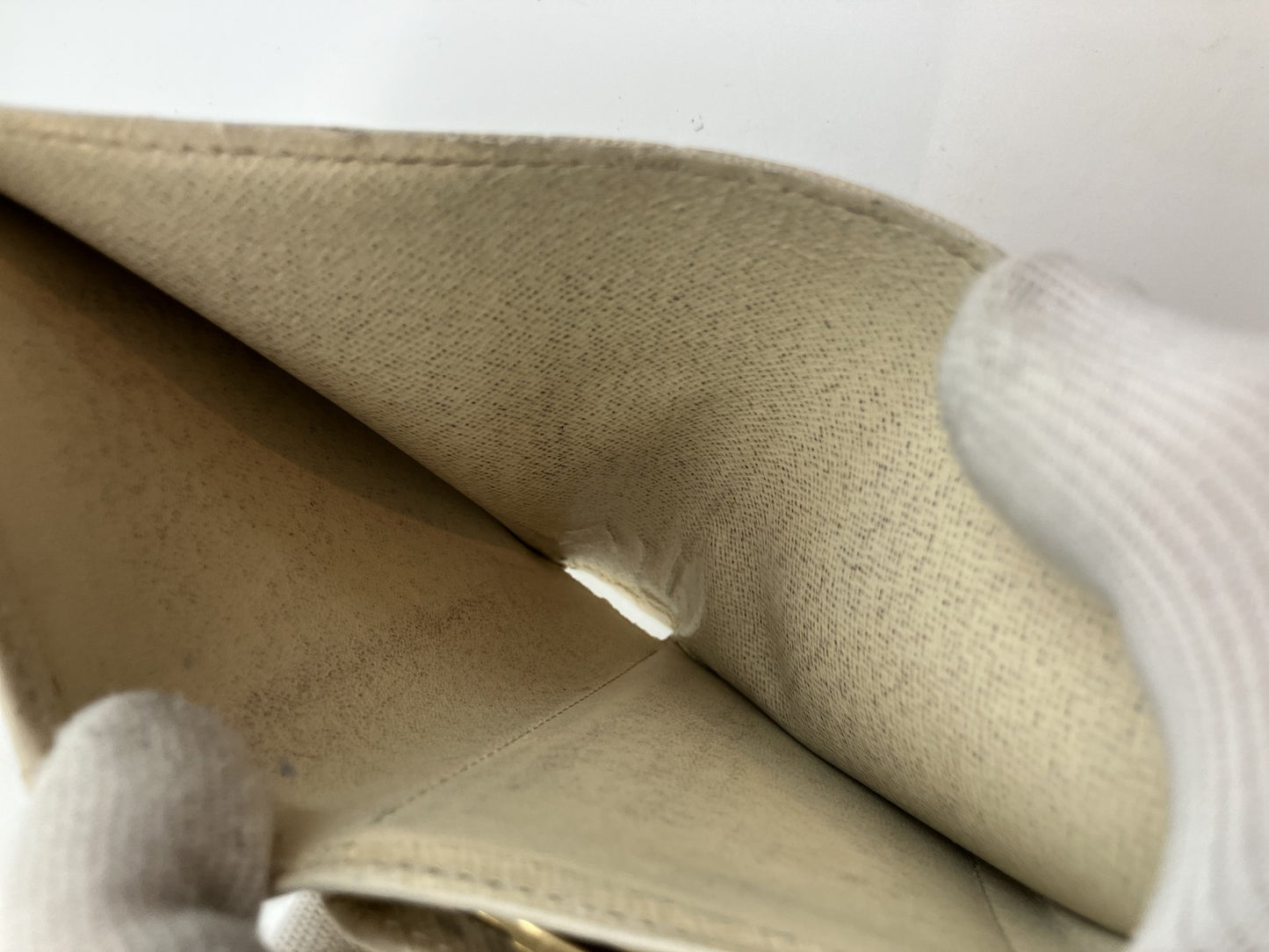 Louis Vuitton Damier Azur White Bi-fold Wallet Compact Wallet 13.5x9.5cm M61676 Clasp