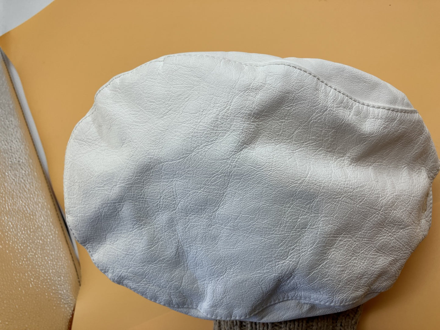 Gucci 155578 Hunting Cap, Lambskin, White, Size L (Head circumference: 56cm) with bag .