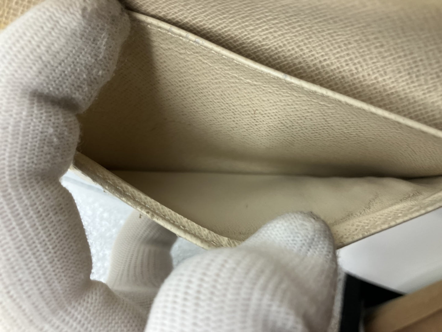 Louis Vuitton Damier Azur White Bi-fold Wallet Compact Wallet 13.5x9.5cm M61676 Clasp