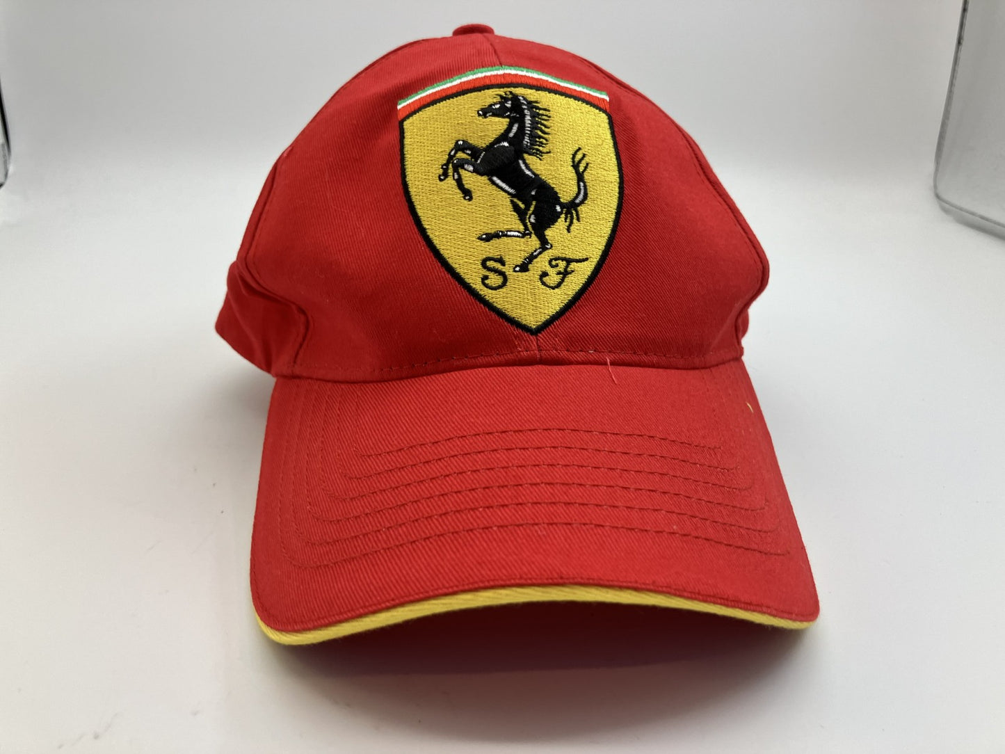 フェラーリ/キャップ2個/折りたたみ傘１個/新品未使用 赤＆白 送料無料