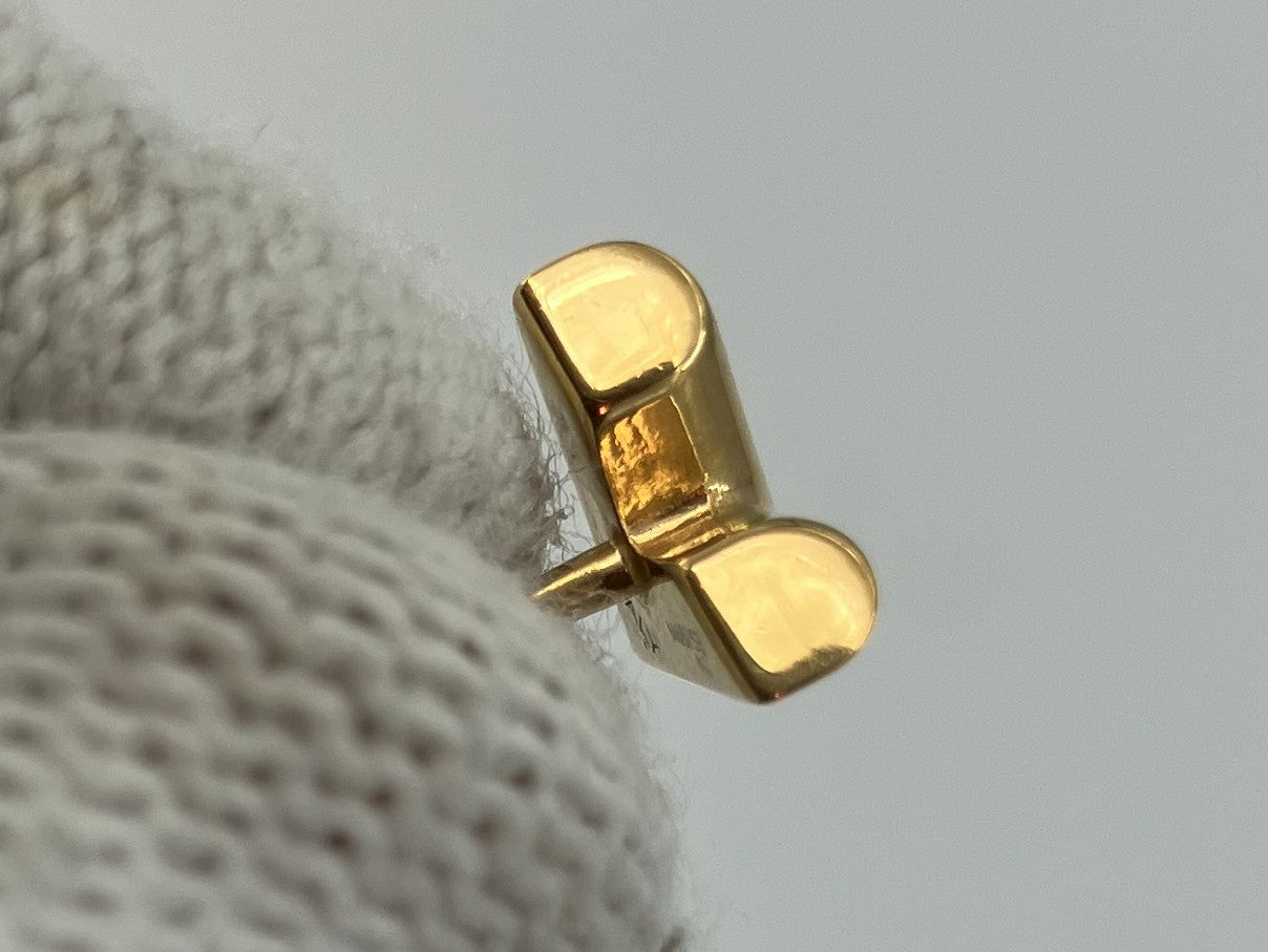 ต่างหู Louis Vuitton M68153 Essential V (ชิ้นเดียว) GP สีทอง ขนาด: 1 x 0.8 ซม. (0.39 x 0.31 นิ้ว) มีกล่องและถุงให้ จัดส่งฟรี 