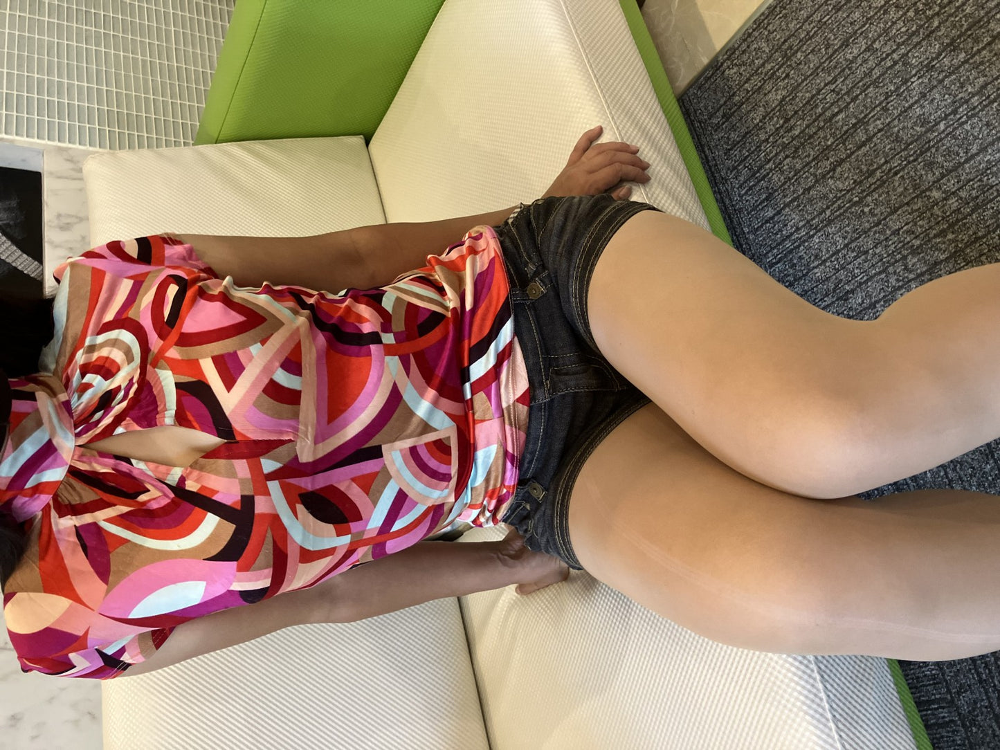 VERSACE Pink Geometric Top (Size 38) & BURBERRY BLUE LABEL Black Short Denim (Size 38) Set Outfit 窶・