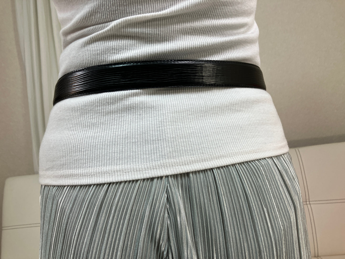 ＬＯＵＩＳ ＶＵＩＴＴＯＮ ルイ グラフィック 黒サンチュール クラッシックベルト ノワール 短く１０３ｃｍ 送料無料