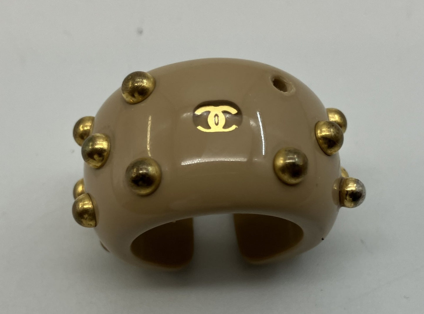 CHANEL Vintage Studded Beige Plastic Ring 窶・Size JP 12 / US 6.5 / EU 52 窶・Authentic Pre-owned