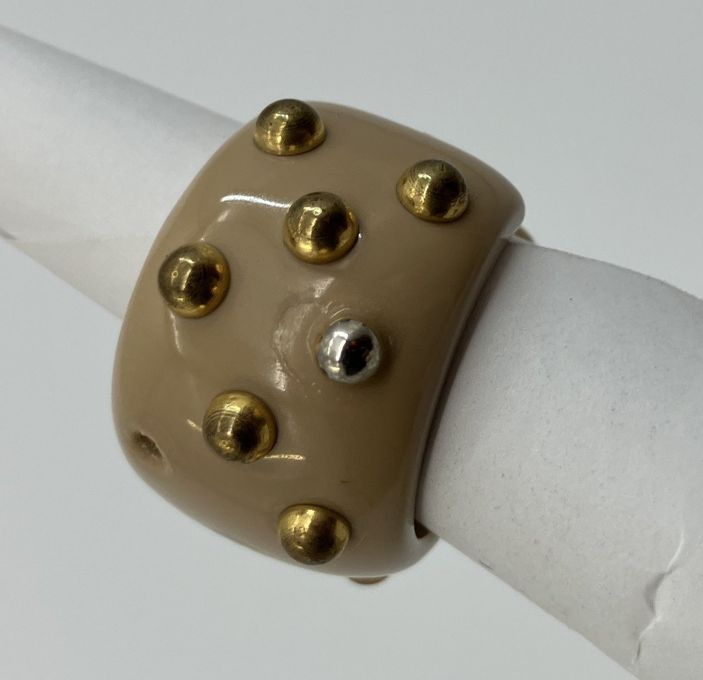 CHANEL Vintage Studded Beige Plastic Ring 窶・Size JP 12 / US 6.5 / EU 52 窶・Authentic Pre-owned