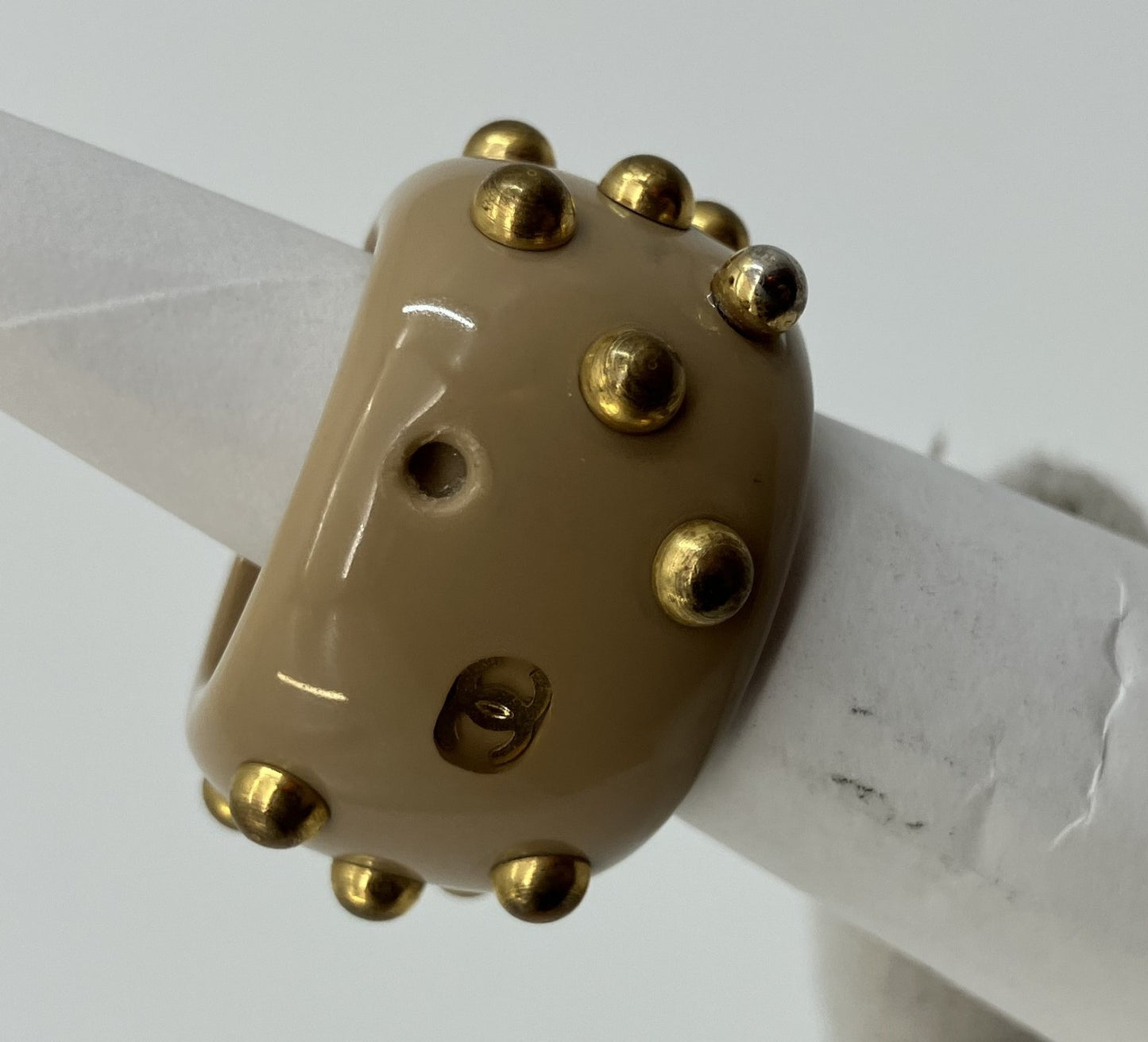 CHANEL Vintage Studded Beige Plastic Ring 窶・Size JP 12 / US 6.5 / EU 52 窶・Authentic Pre-owned