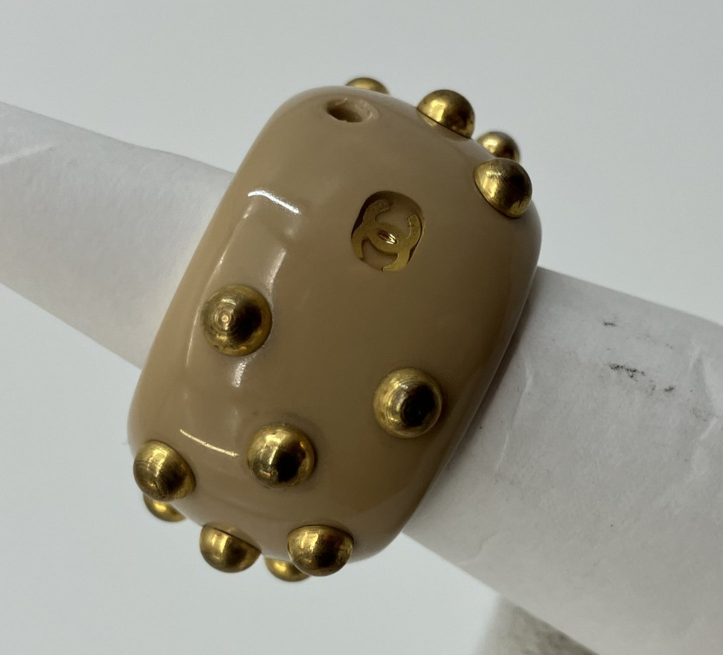 CHANEL Vintage Studded Beige Plastic Ring 窶・Size JP 12 / US 6.5 / EU 52 窶・Authentic Pre-owned