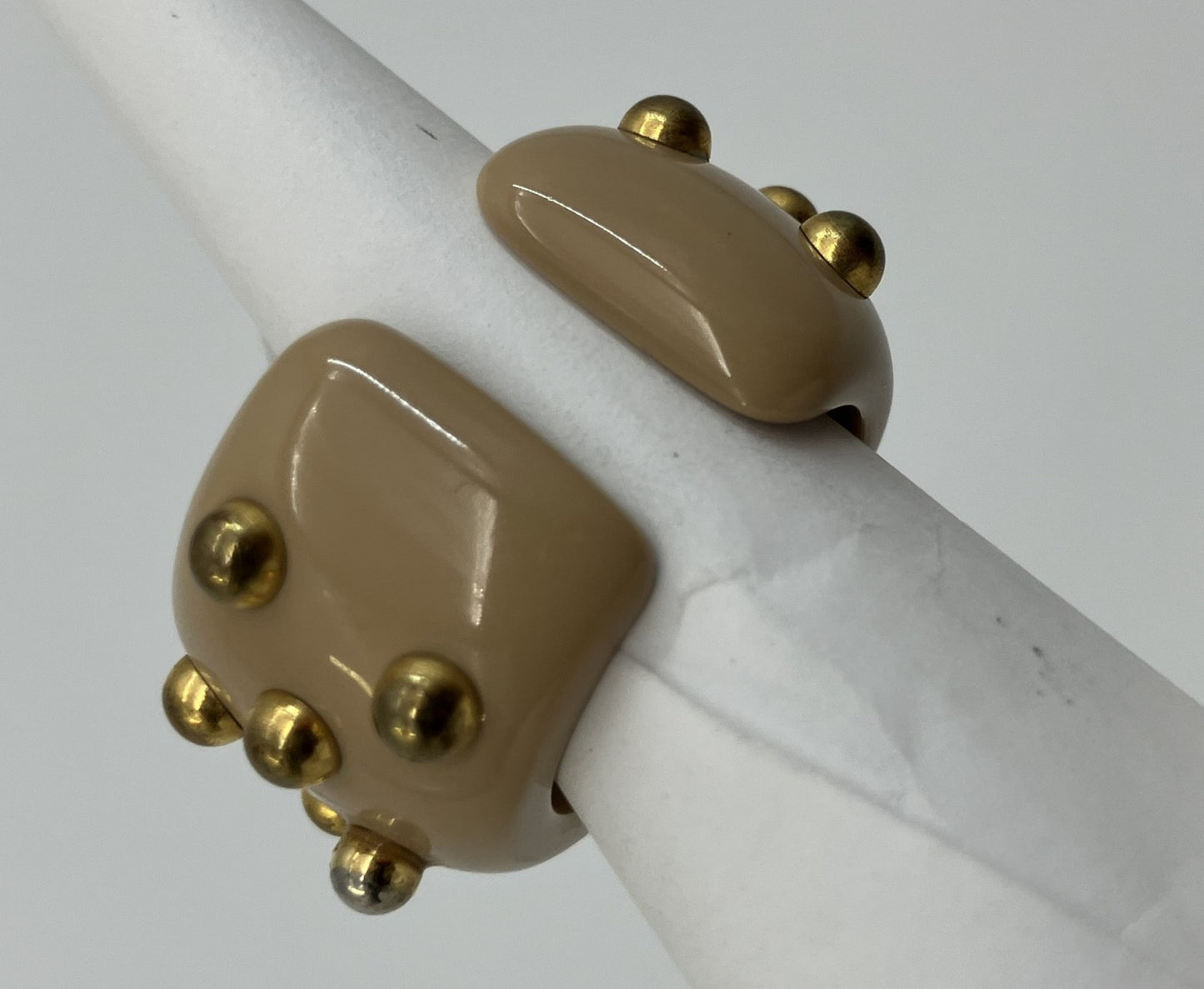 CHANEL Vintage Studded Beige Plastic Ring 窶・Size JP 12 / US 6.5 / EU 52 窶・Authentic Pre-owned