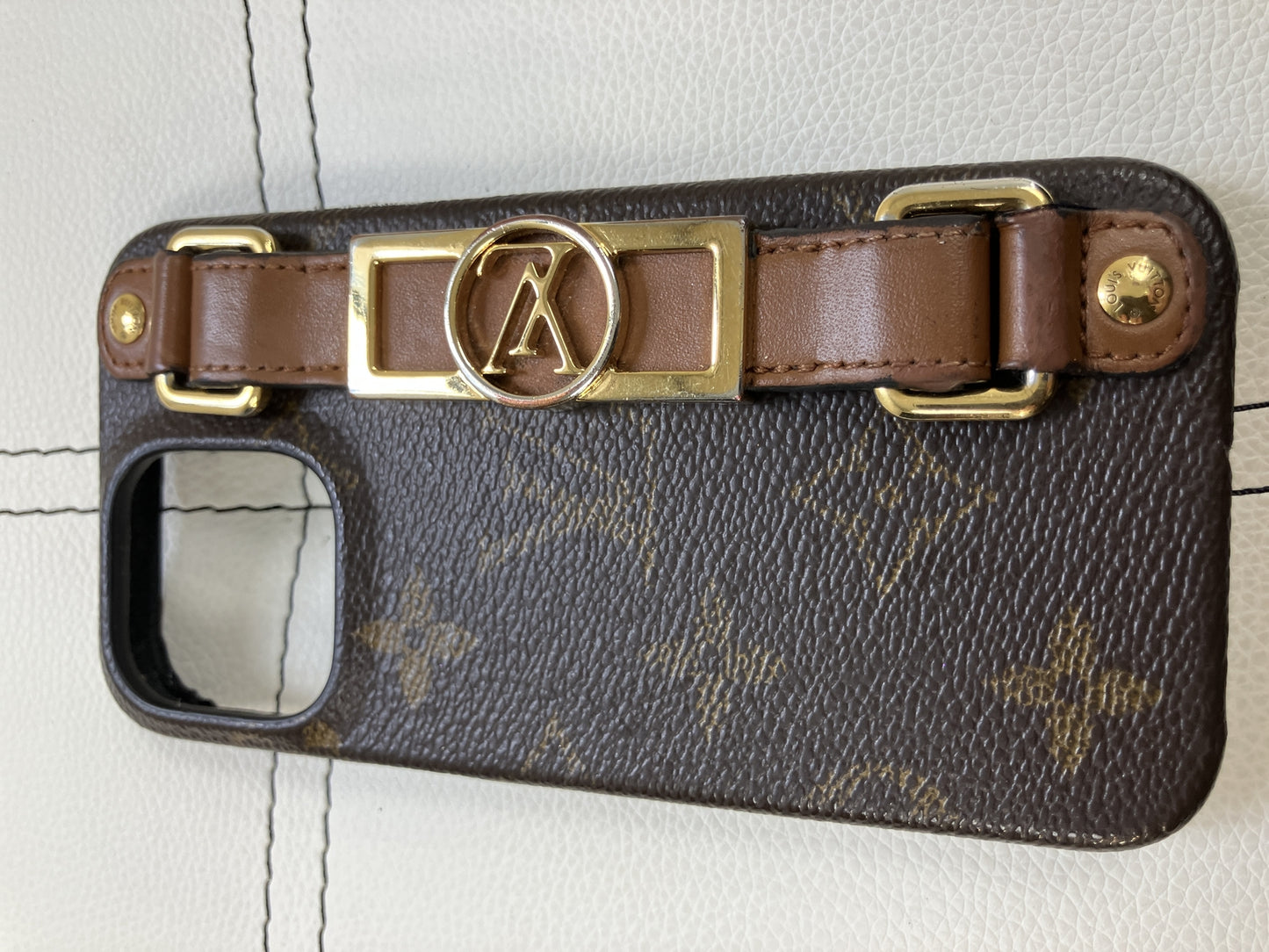 LOUIS VUITTON Bumper Dauphine iPhone 13 Pro Case Monogram M81214 Box