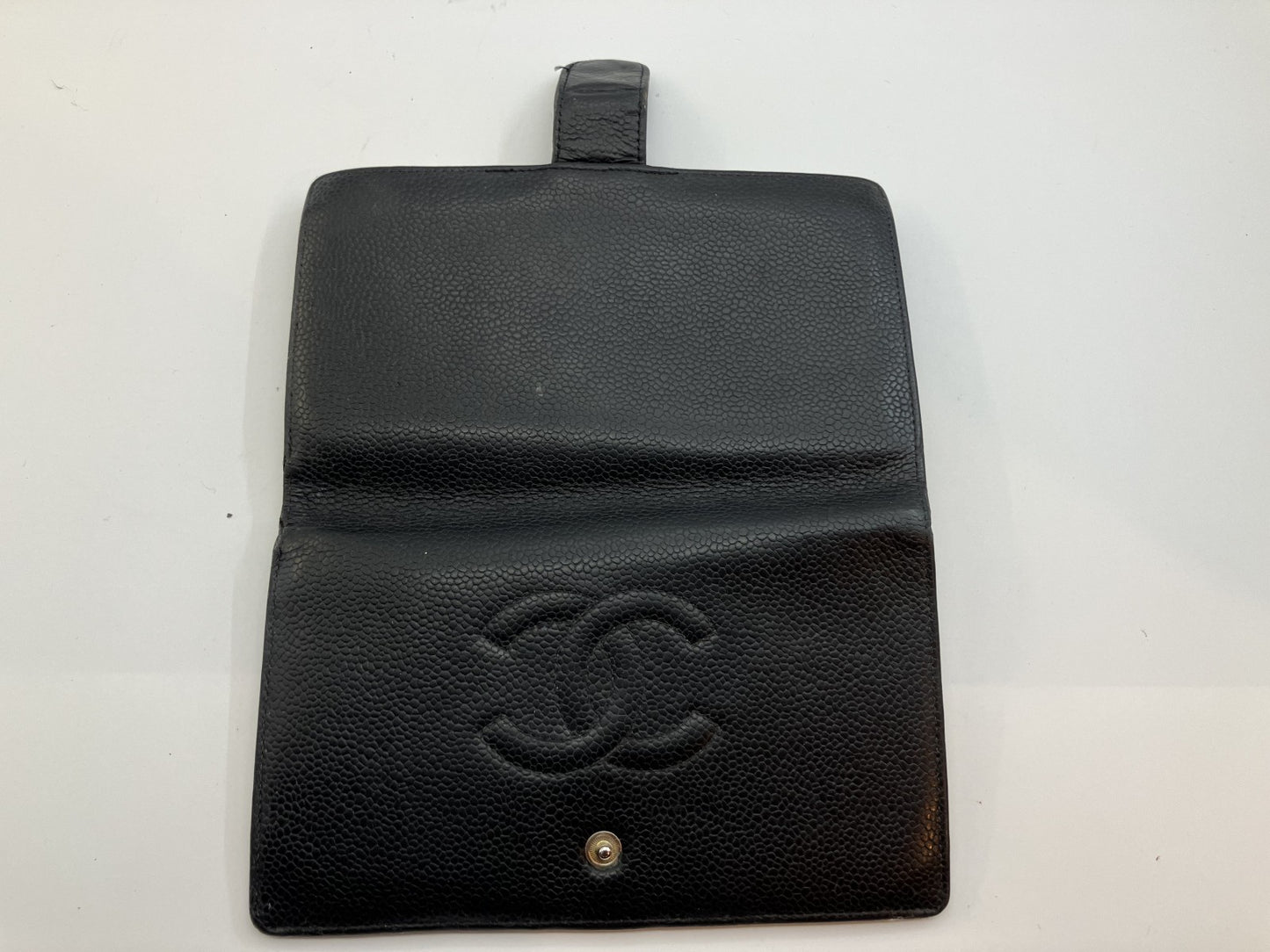 CHANEL Black Caviar Bifold Wallet with Kiss-Lock Coin Purse | 6-Series Vintage (17.5 ﾃ・10 cm)