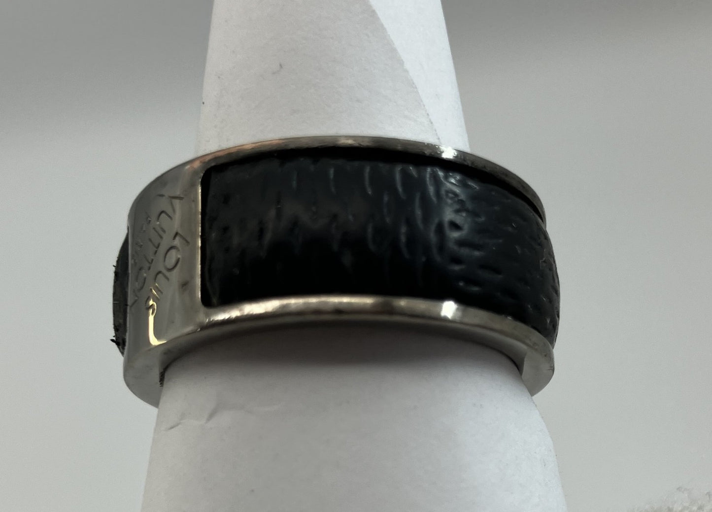 Louis Vuitton Ring Size: Width 98mm Inner diameter 0.8" (JP 22) (EU 62) (US 10) LE0079 Silver & Black
