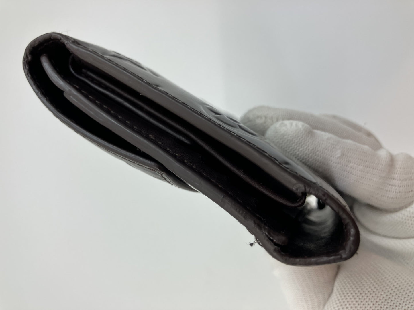 Louis Vuitton Vernis Portefeuille International Tri-Fold Wallet | M91998