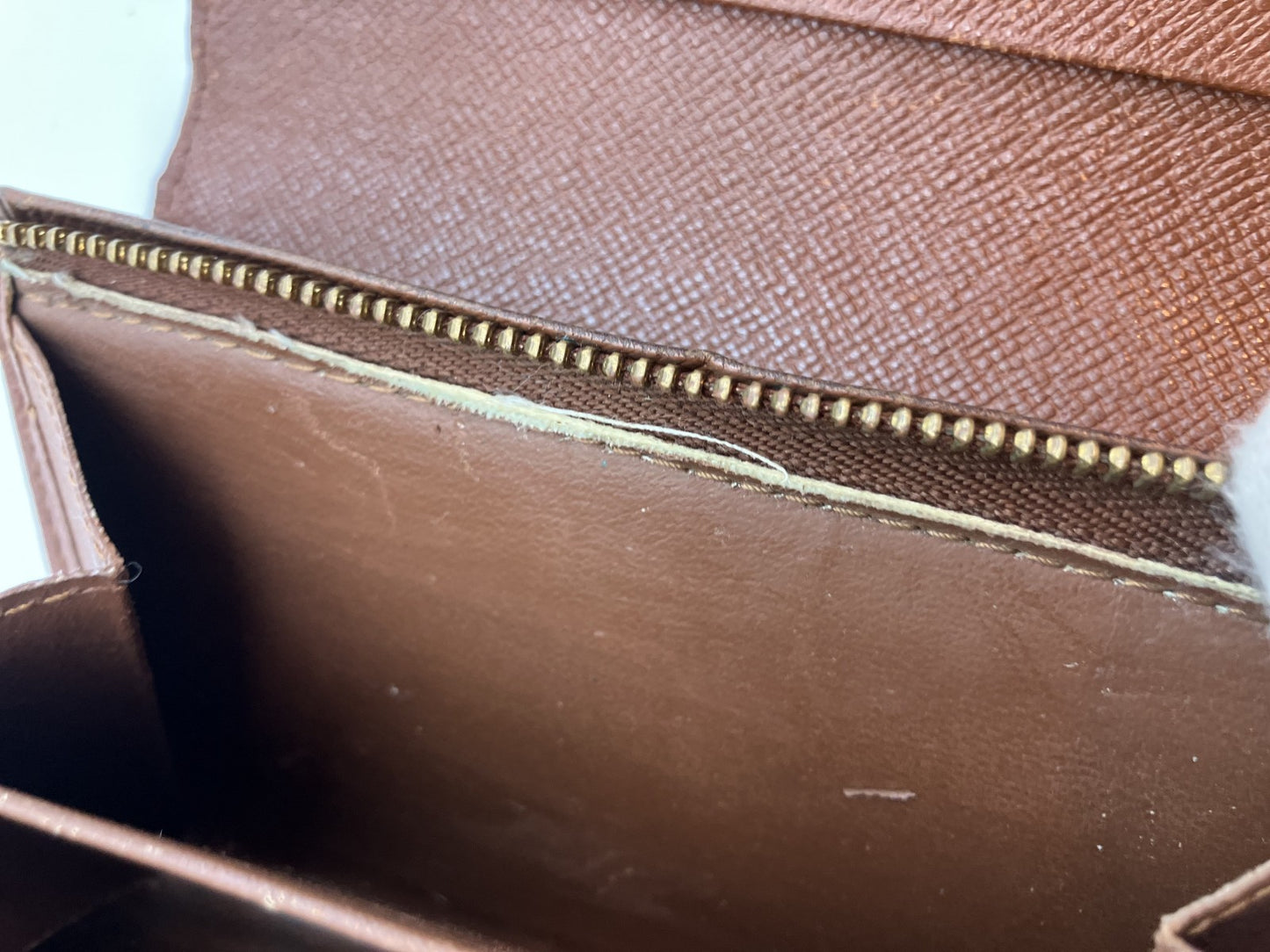 Louis Vuitton Monogram Compact Zip Wallet | Portemonnaie Billets Trﾃｩsor | 14 ﾃ・9 cm