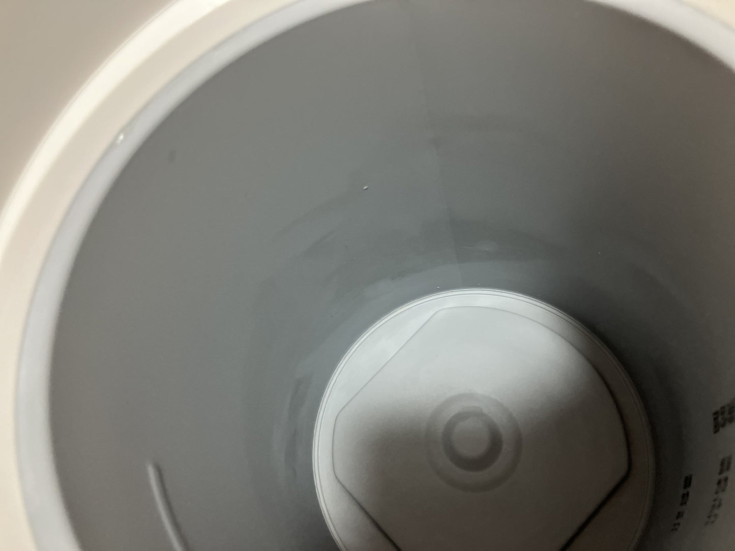 Zojirushi Steam Humidifier EE-RQ50, manufactured in 2020, includes box, cord, and instruction manual, Move Confirmed, and has been cleaned twice with citric acid.