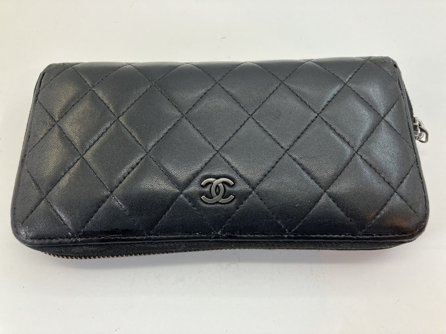 CHANEL Quilted Zip-Around Wallet | Black Lambskin 20 ÁE10 cm | Card & Hologram