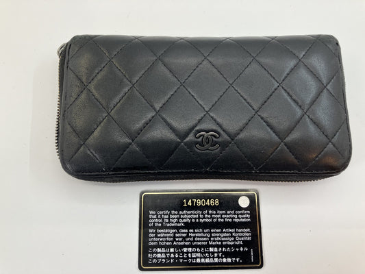 CHANEL Quilted Zip-Around Wallet | Black Lambskin 20 ÁE10 cm | Card & Hologram
