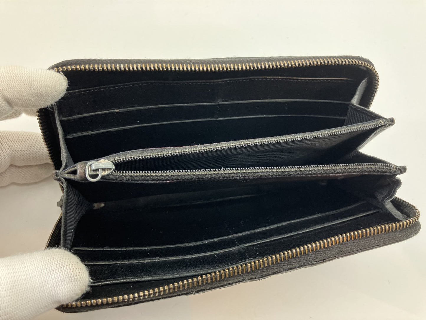 CHANEL Quilted Zip-Around Wallet | Black Lambskin 20 ÁE10 cm | Card & Hologram