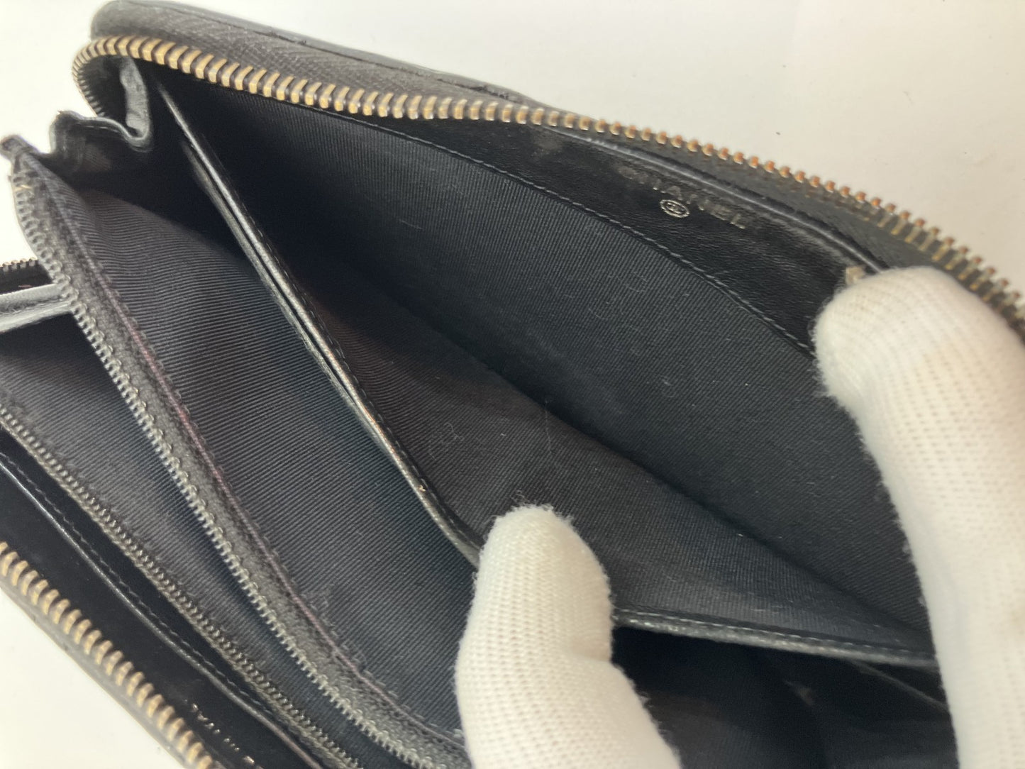 CHANEL Quilted Zip-Around Wallet | Black Lambskin 20 ÁE10 cm | Card & Hologram