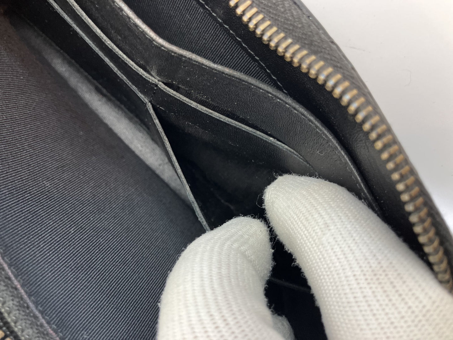 CHANEL Quilted Zip-Around Wallet | Black Lambskin 20 ÁE10 cm | Card & Hologram