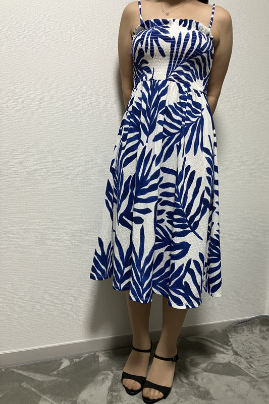 Wearing picture available笳・Blue x White Leaf Pattern Shirring Dress Free size S-M