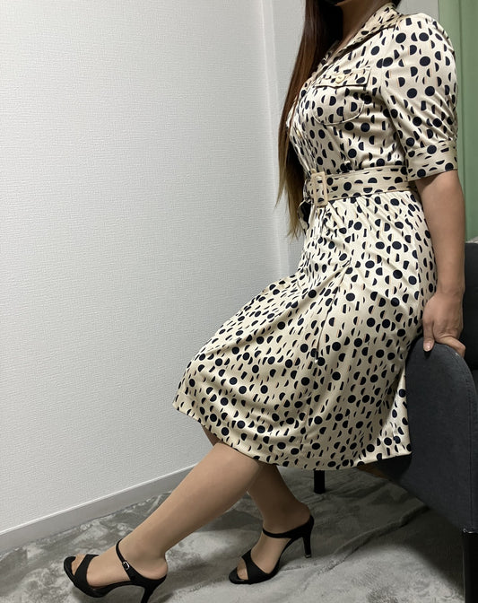 [Wearing picture included] Beige x Navy Dot Pattern Shirt Dress with Belt, Size M
