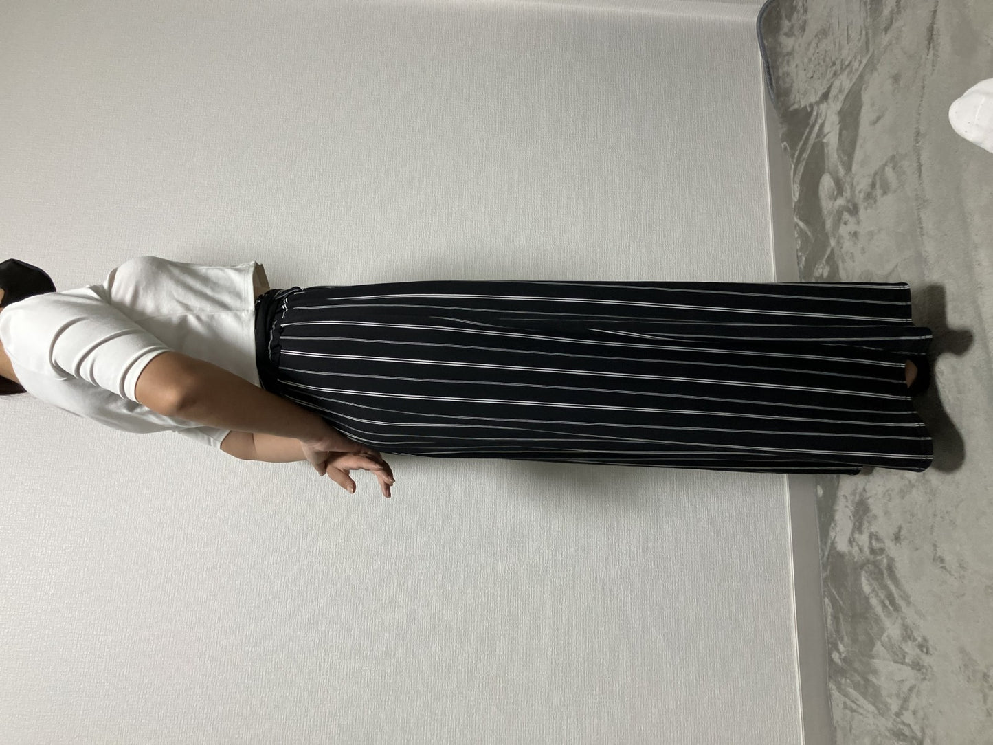 Stripe Pattern Wide Pants & Pearl Top Set Try-on Image Available