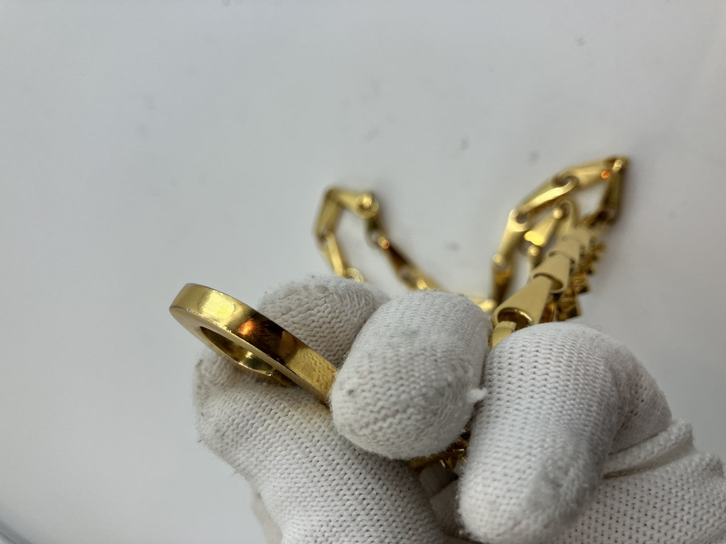 GUCCI Gロゴ（4×2.5ｃｍ）(1.57 ×0.98インチ) チェーンベルト 全長82ｃｍ(32.28インチ) ゴールド 送料無料