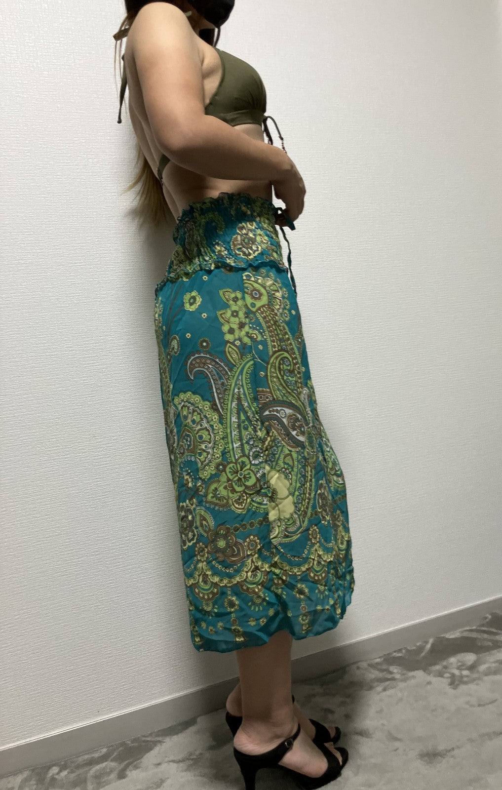 New swimsuit + skirt Green bikini - Size 11 (bust 86cm/hips 92-100cm) Skirt: waist 26cm/max 38cm Length 87cm