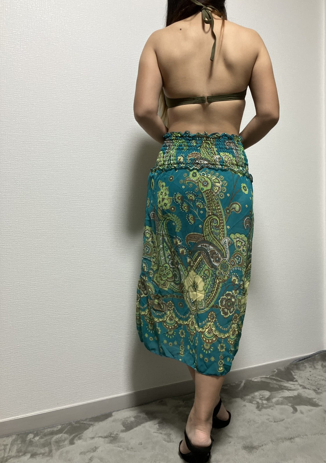 New swimsuit + skirt Green bikini - Size 11 (bust 86cm/hips 92-100cm) Skirt: waist 26cm/max 38cm Length 87cm