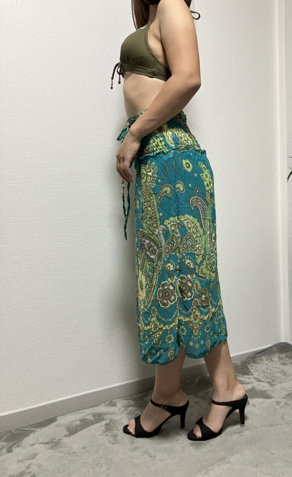 New swimsuit + skirt Green bikini - Size 11 (bust 86cm/hips 92-100cm) Skirt: waist 26cm/max 38cm Length 87cm