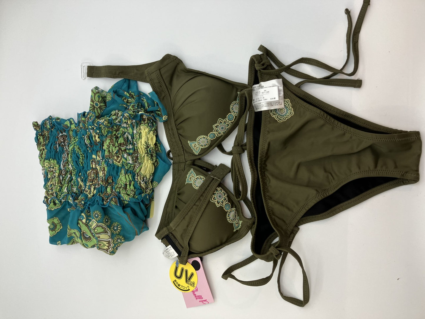 New swimsuit + skirt Green bikini - Size 11 (bust 86cm/hips 92-100cm) Skirt: waist 26cm/max 38cm Length 87cm