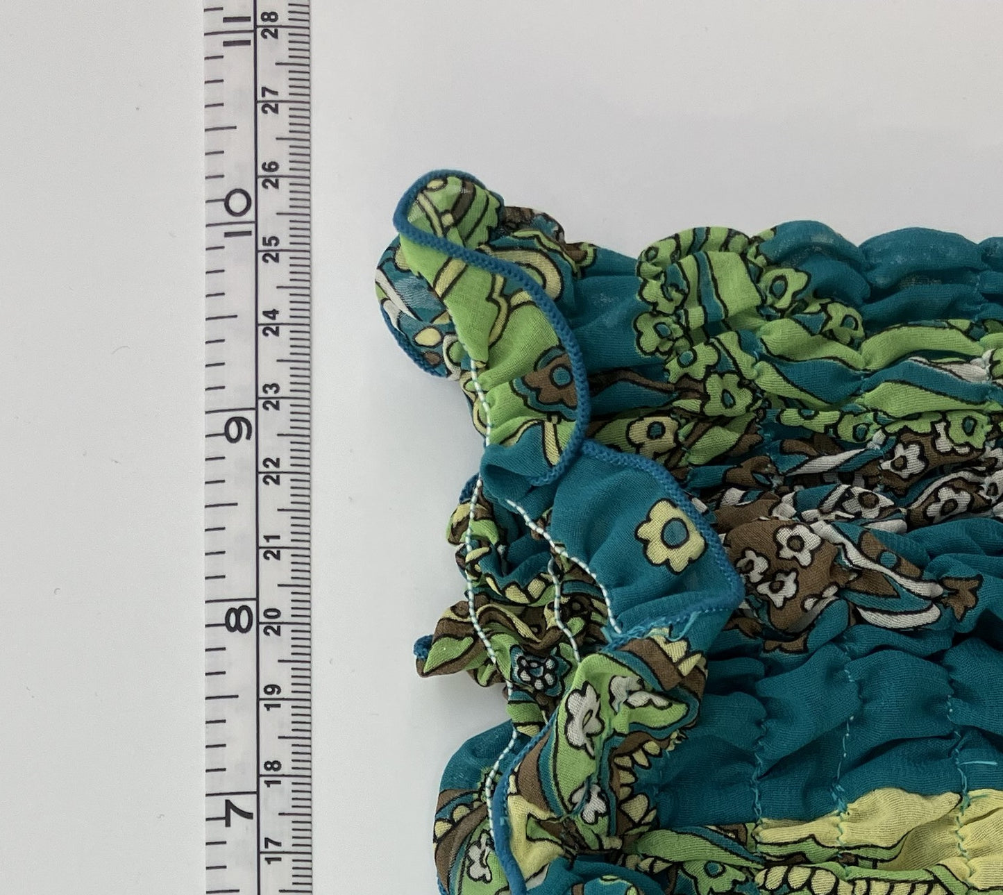 New swimsuit + skirt Green bikini - Size 11 (bust 86cm/hips 92-100cm) Skirt: waist 26cm/max 38cm Length 87cm