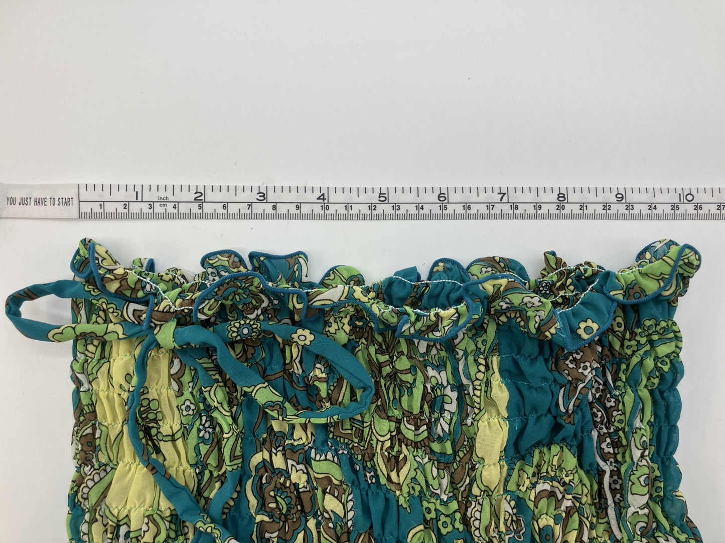 New swimsuit + skirt Green bikini - Size 11 (bust 86cm/hips 92-100cm) Skirt: waist 26cm/max 38cm Length 87cm